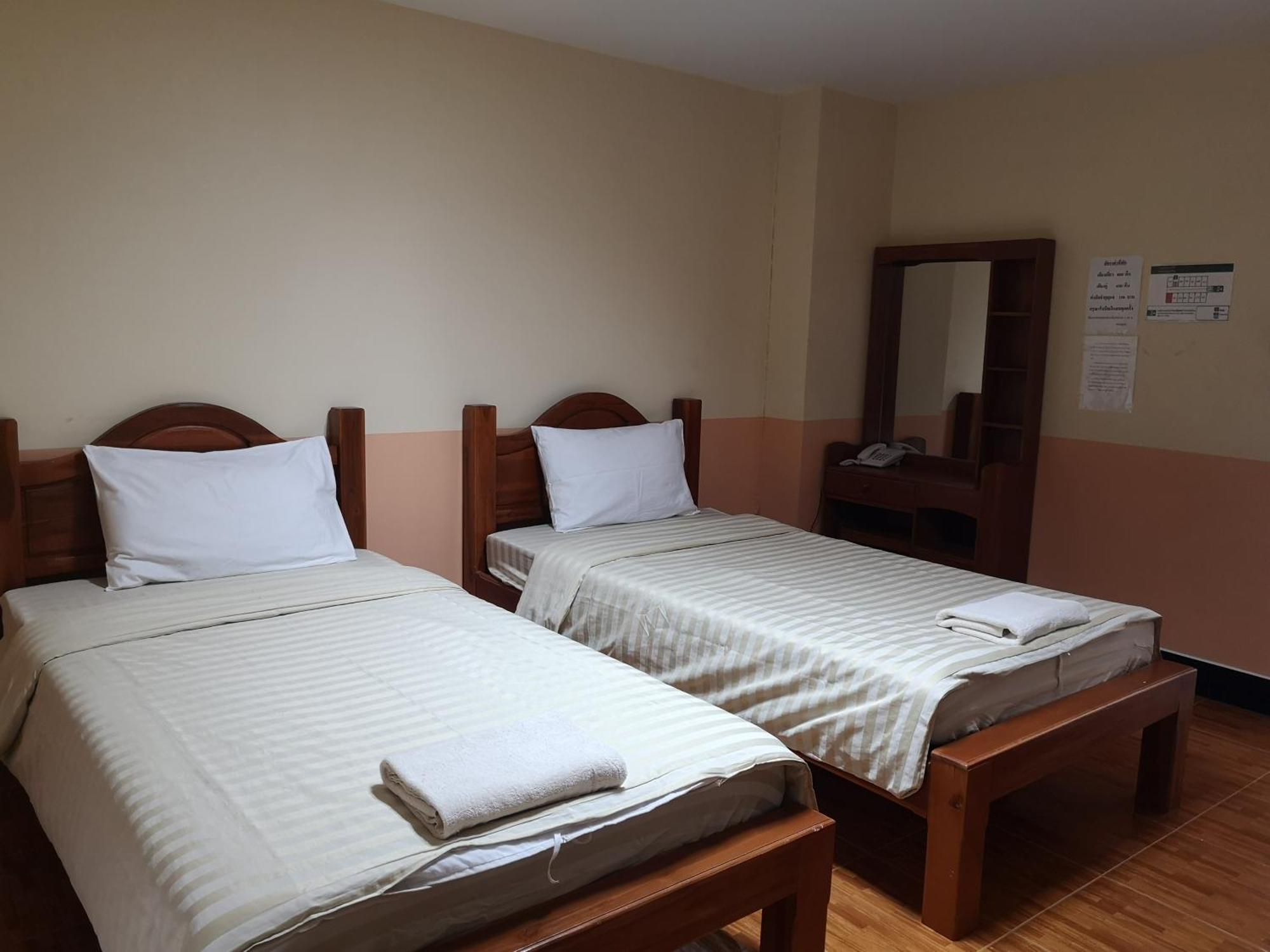 Sab Suwarn Mansion Hotel Suphan Buri Exterior photo