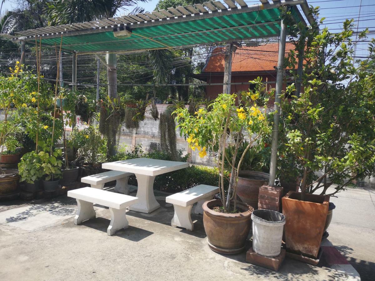 Sab Suwarn Mansion Hotel Suphan Buri Exterior photo
