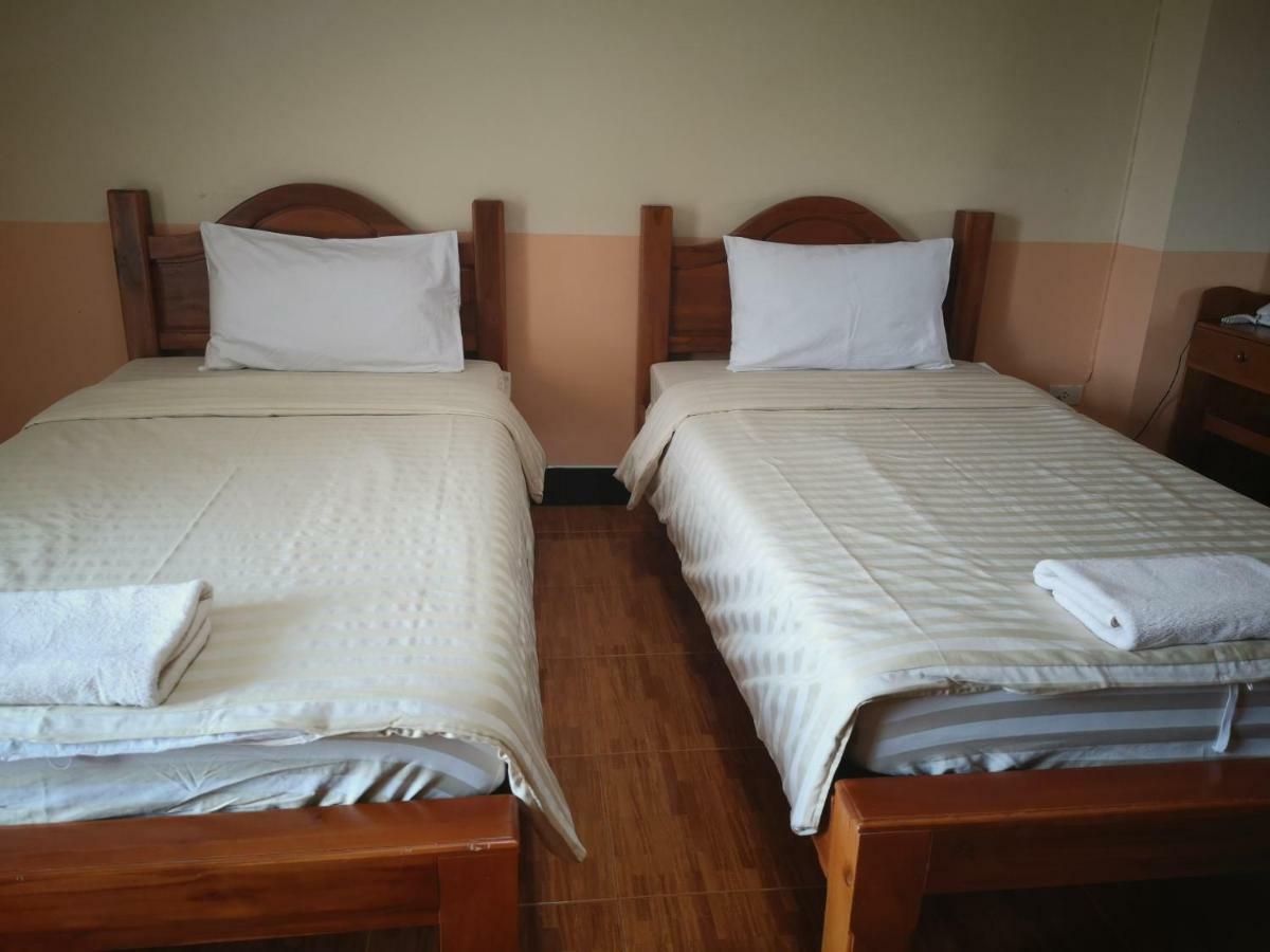 Sab Suwarn Mansion Hotel Suphan Buri Exterior photo
