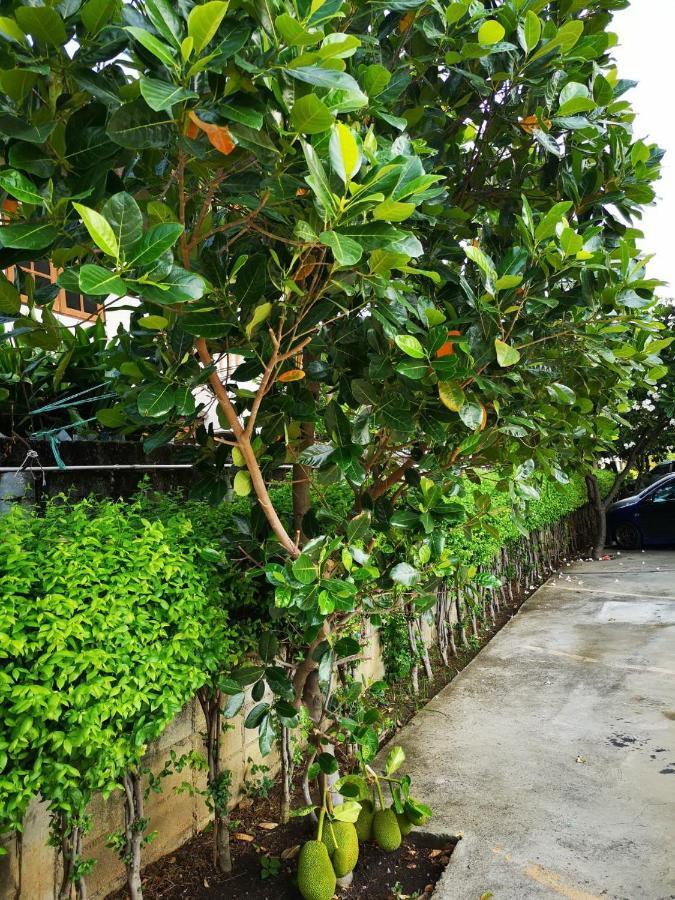 Sab Suwarn Mansion Hotel Suphan Buri Exterior photo